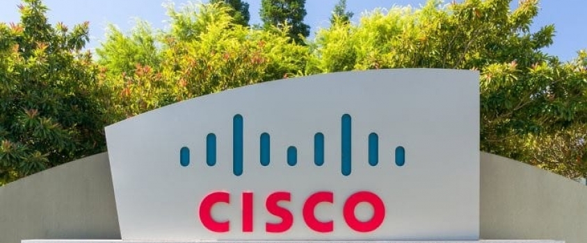 Cisco Systems Offers 3.1% Dividend Yield, Positive One-Year Returns Amid Declining Markets (CSCO)